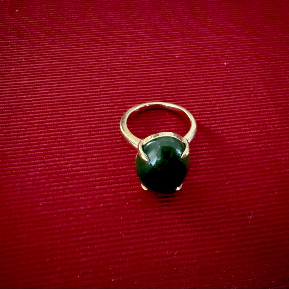 18 K Gold and Green Jade Ring